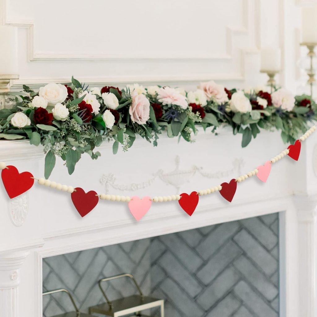 DAZONGE Retro Valentine Decor, Felt Hearts Wood Bead Garland for Valentine Decorations, Red and Pink Farmhouse Valentine’s Day Felt Banner for Wedding, Anniversary Decor